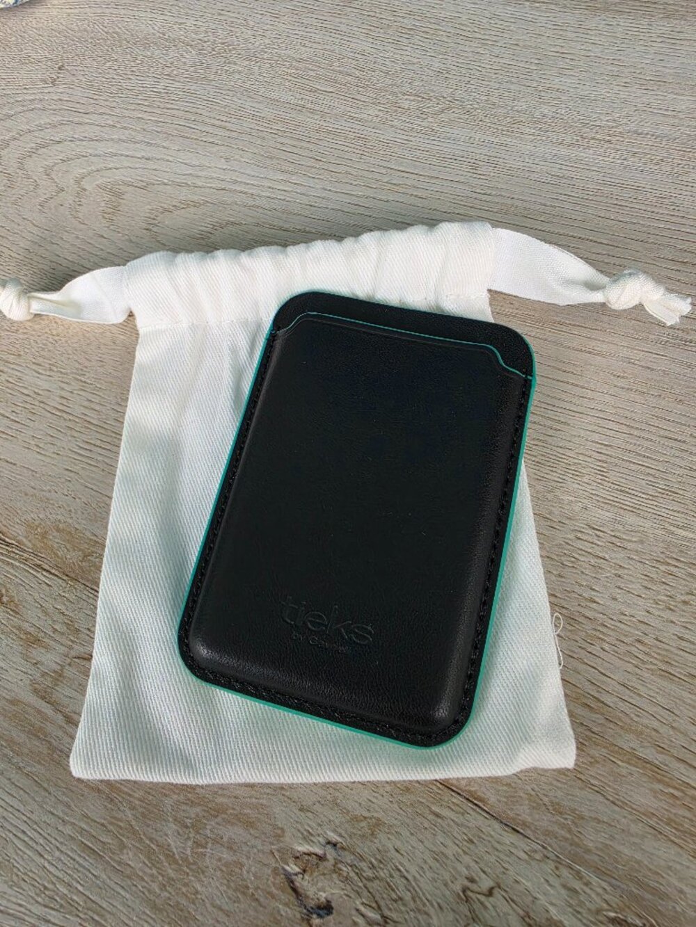 Tieks Leather MagSafe Card Holder in Matte Black